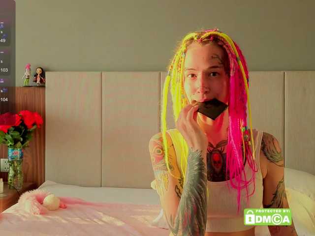 Anuskatz's BongaCams show and profile