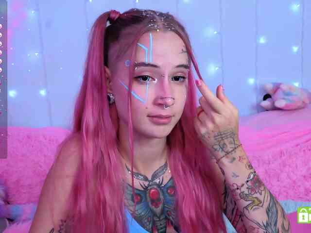 Ne_Sonia webcam