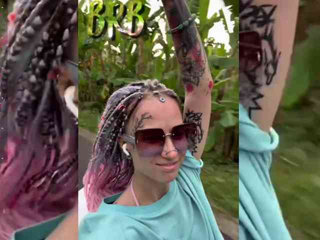 Ne_Sonia webcam