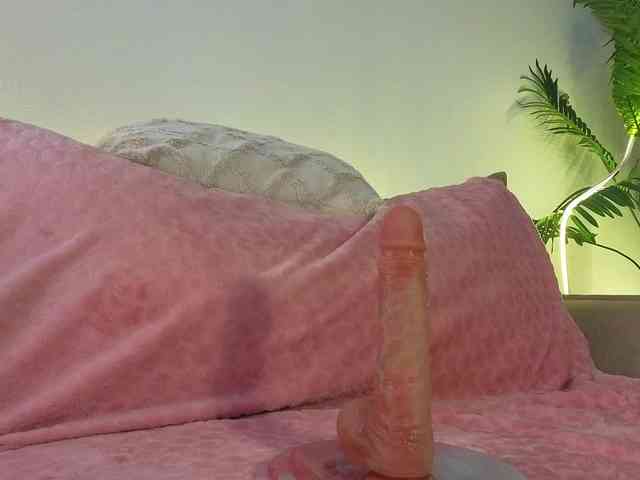 lili-roze Live Webcam on BongaCams