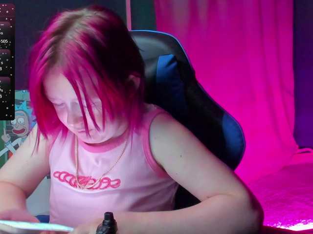  Sara-Moor chat room