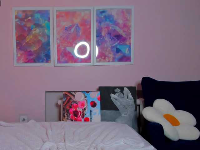 Sara-Moor's BongaCams show and profile