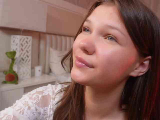 Little-Lola07 webcam