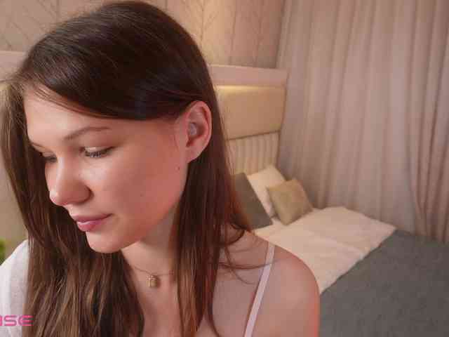 Little-Lola07 webcam