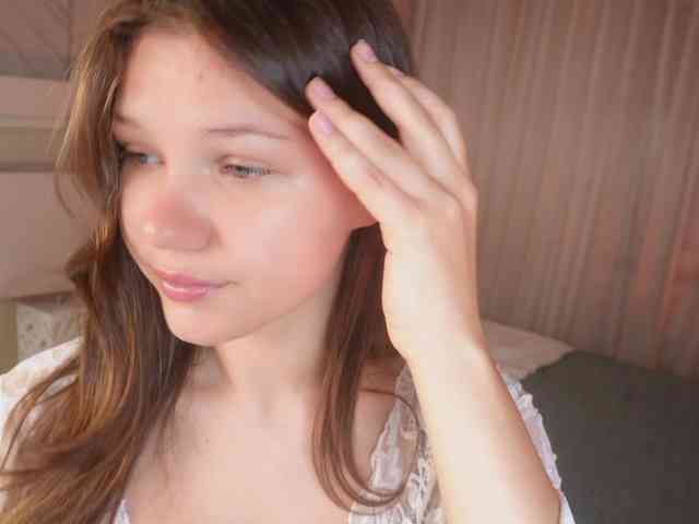 Little-Lola07 webcam