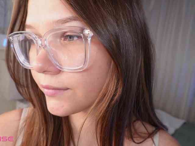 Little-Lola07 webcam