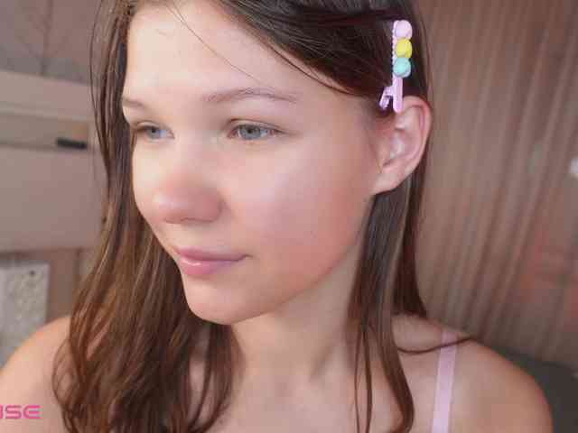 Little-Lola07 webcam