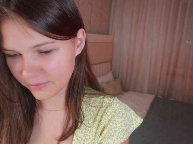 Little-Lola07 webcam