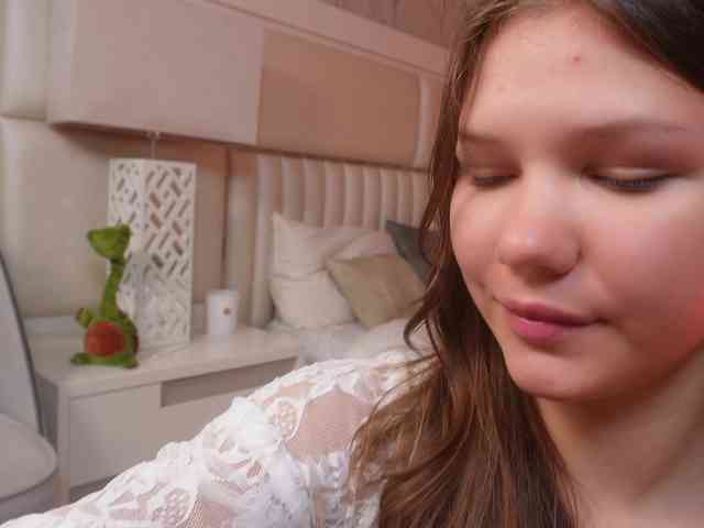 Little-Lola07 webcam