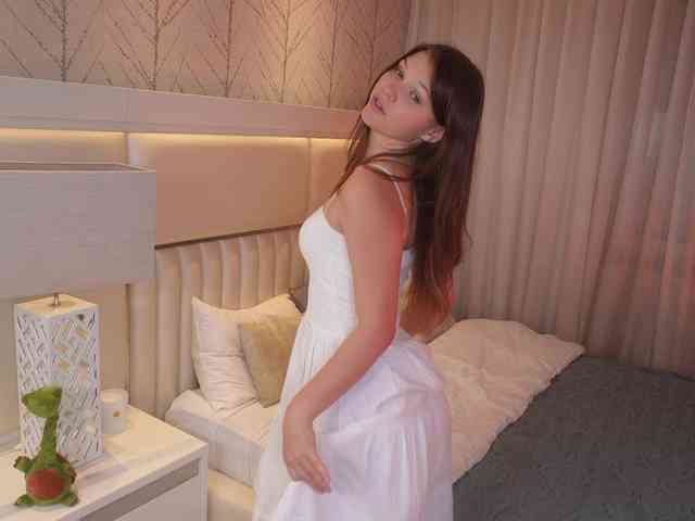 Little-Lola07 webcam