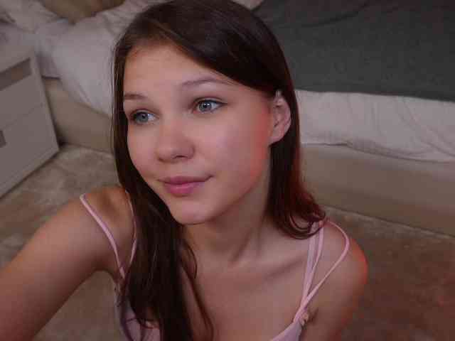 Little-Lola07 webcam