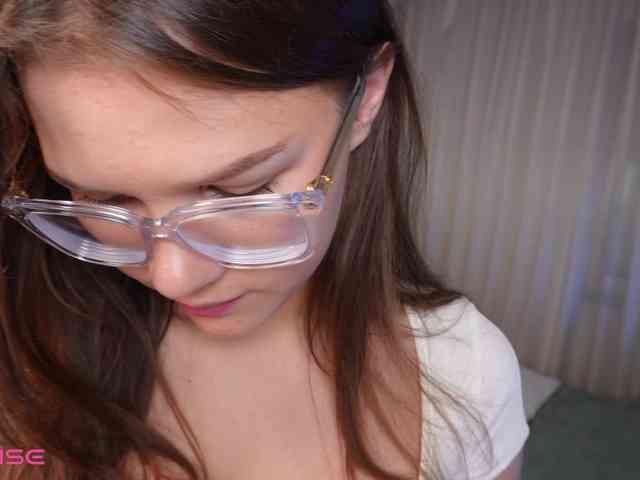 Little-Lola07 webcam
