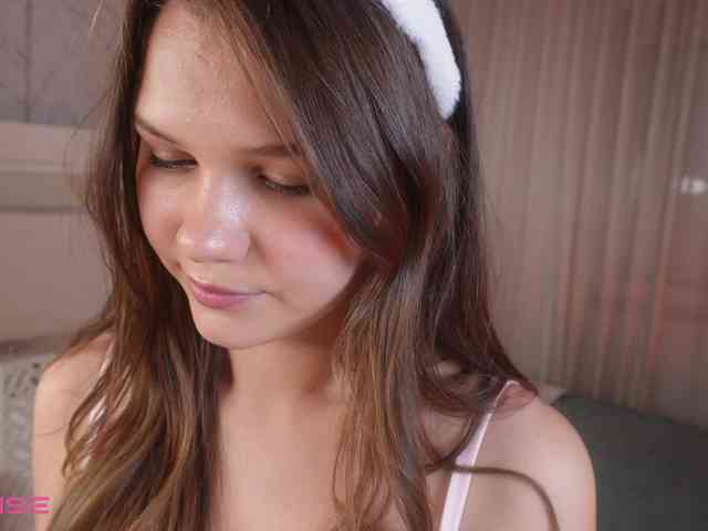 Little-Lola07 webcam