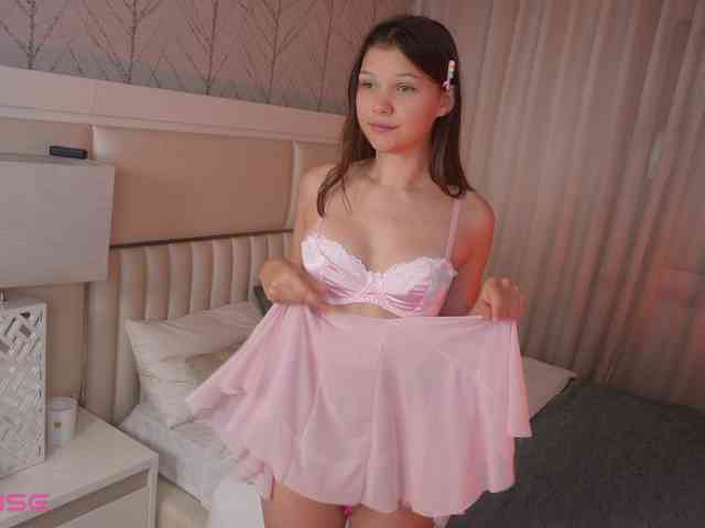 live web cam Little-Lola07