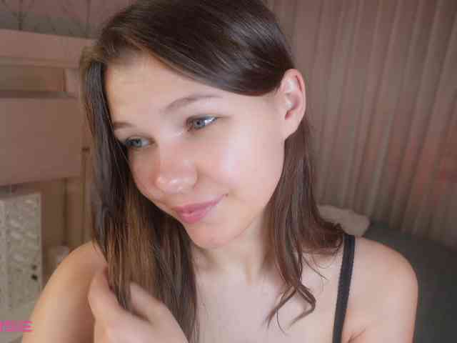Little-Lola07 webcam