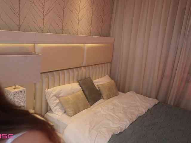 Little-Lola07 webcam
