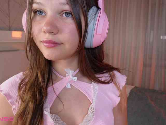 Little-Lola07 webcam