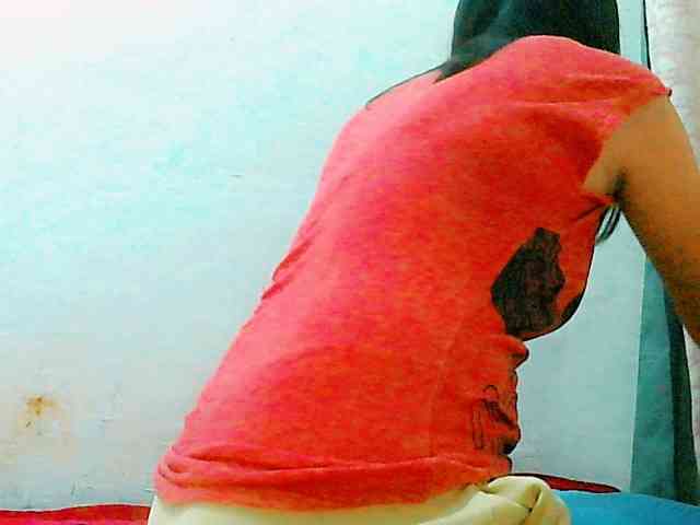 Yummyflirttits69 webcam