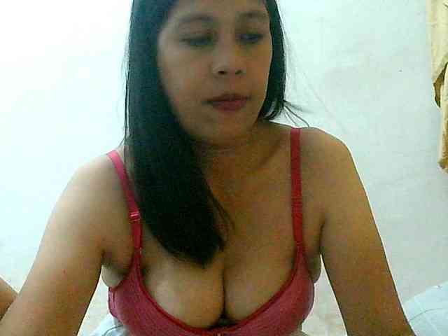 Yummyflirttits69 webcam