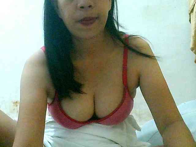 Yummyflirttits69 webcam