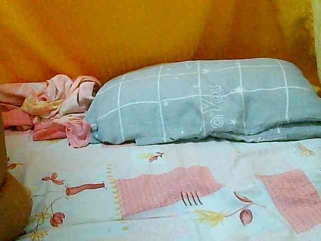 Yummyflirttits69 webcam