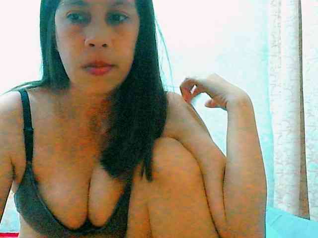 Yummyflirttits69 webcam