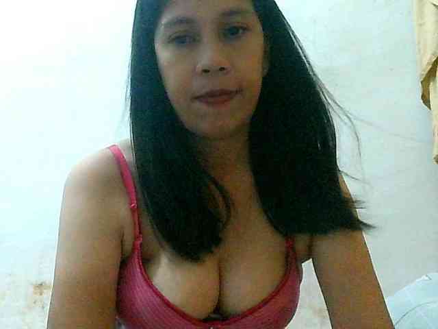 Yummyflirttits69 webcam