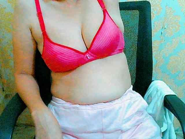 Yummyflirttits69 webcam