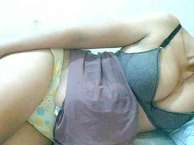 Yummyflirttits69 webcam