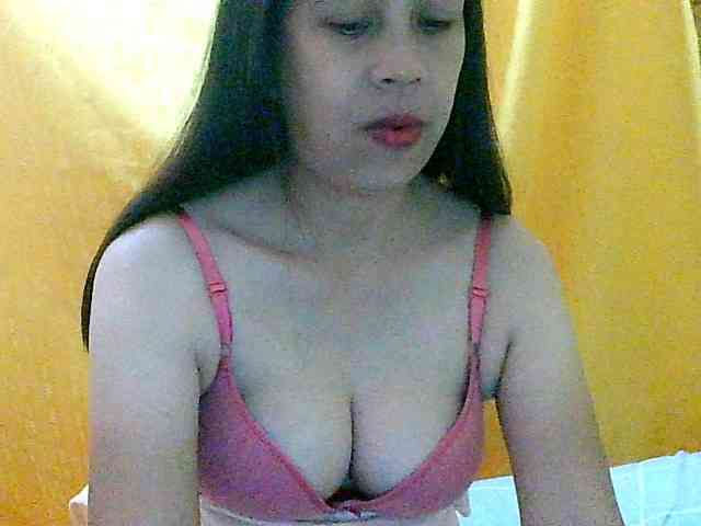 Yummyflirttits69 webcam