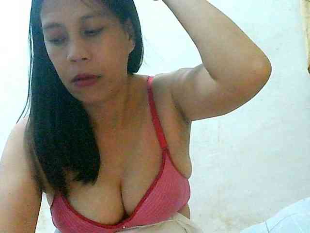 Yummyflirttits69 webcam