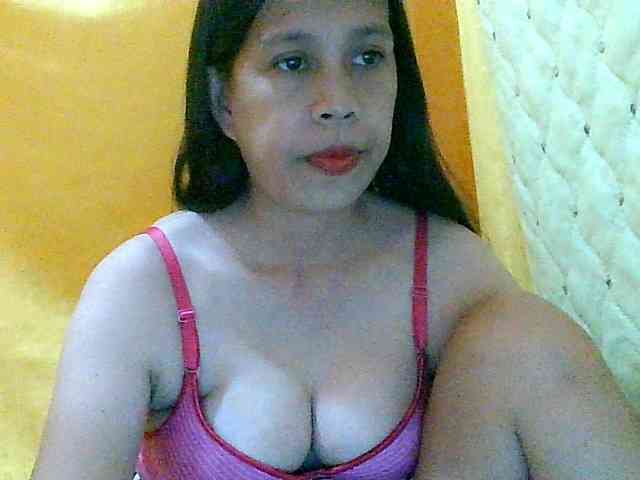 Yummyflirttits69 webcam