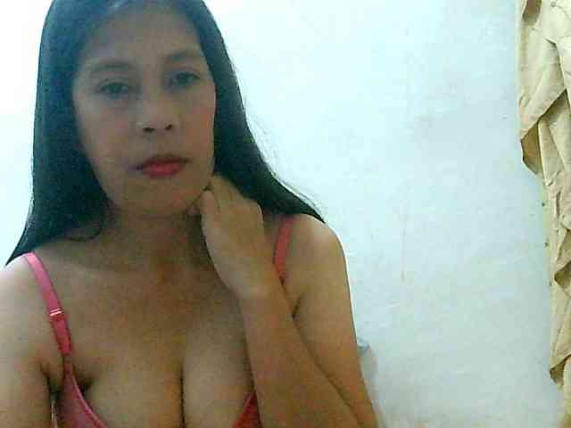 Yummyflirttits69 webcam