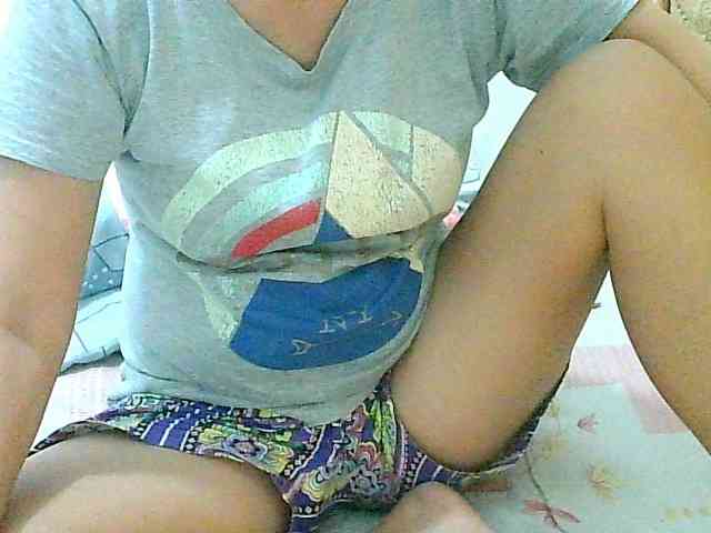 Yummyflirttits69 webcam