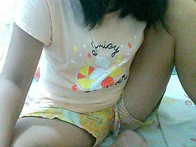 Yummyflirttits69 webcam