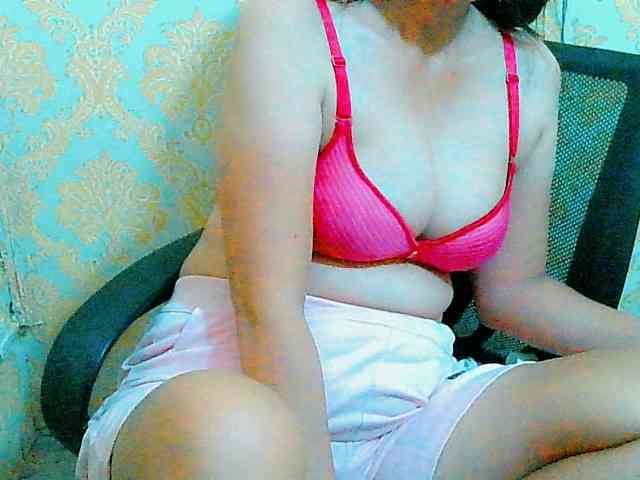 Yummyflirttits69 webcam