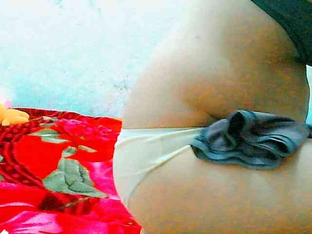 Yummyflirttits69 webcam