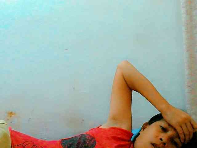 Yummyflirttits69 webcam