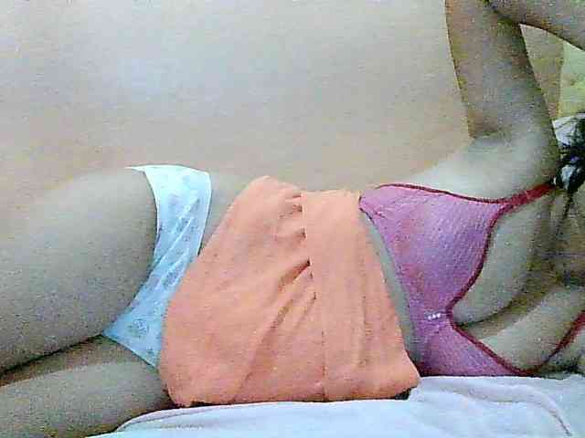 Yummyflirttits69 webcam