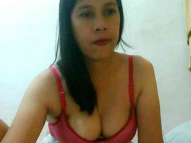 Yummyflirttits69 webcam