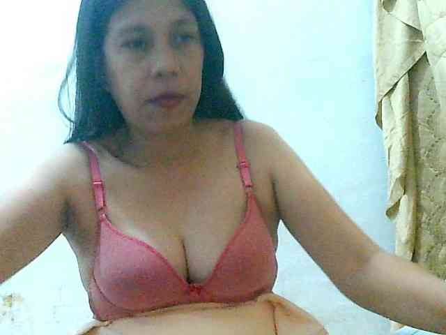 Yummyflirttits69 webcam