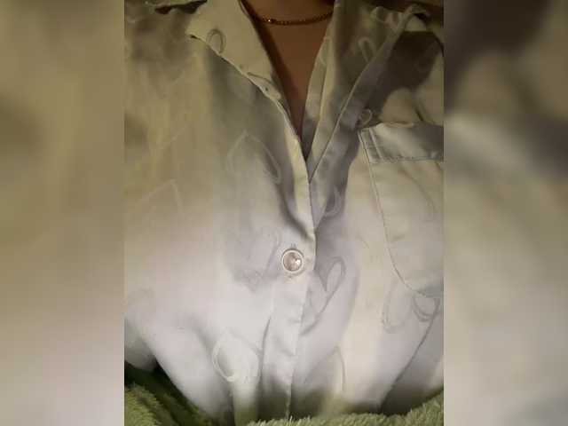 Amber-Lorinda's BongaCams show and profile