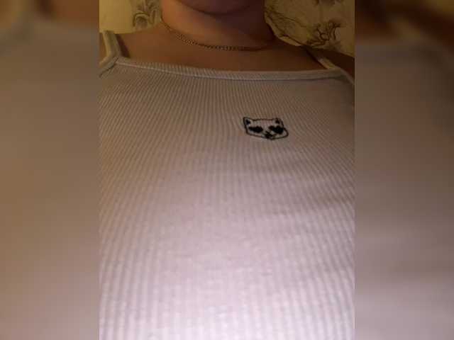 Amber-Lorinda's BongaCams show and profile