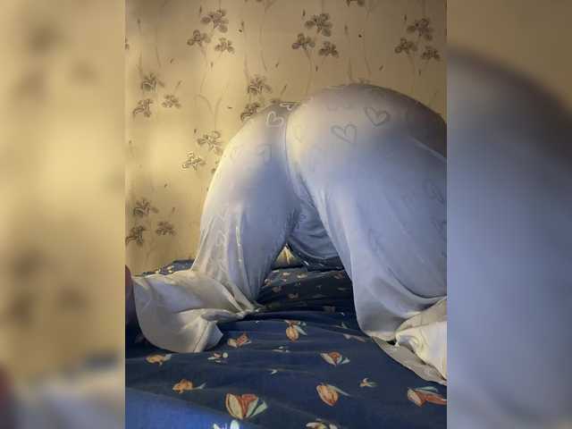 Amber-Lorinda's BongaCams show and profile