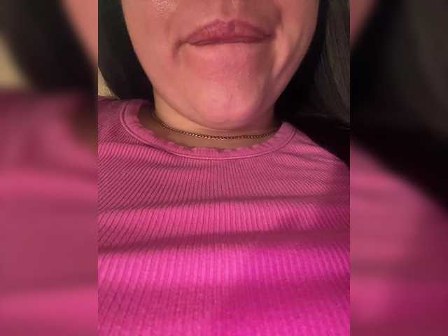 Amber-Lorinda's BongaCams show and profile