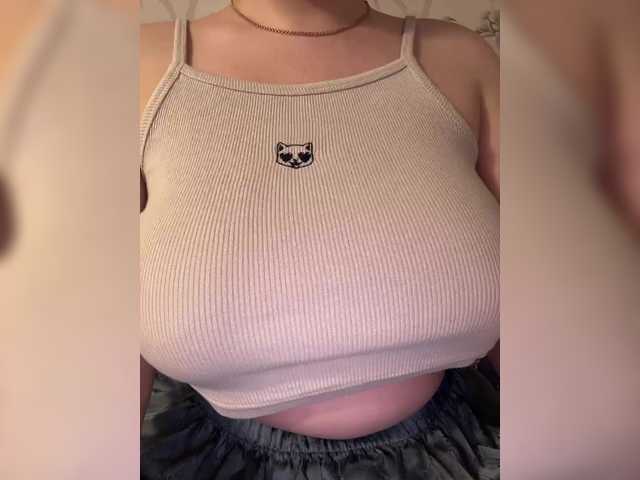 Amber-Lorinda's BongaCams show and profile