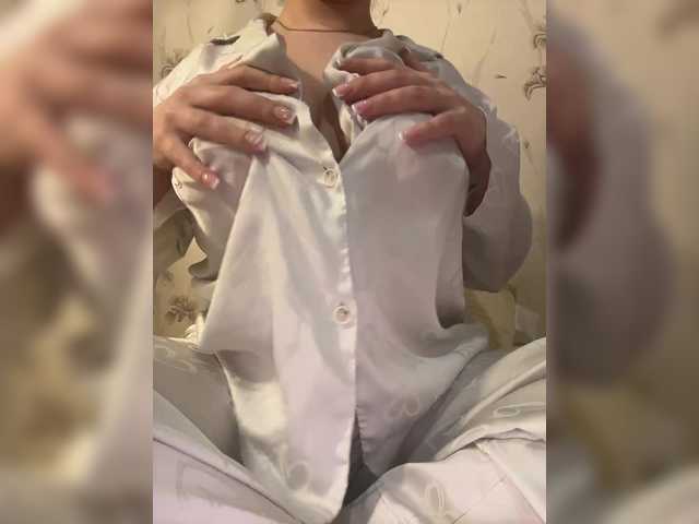 Amber-Lorinda's BongaCams show and profile