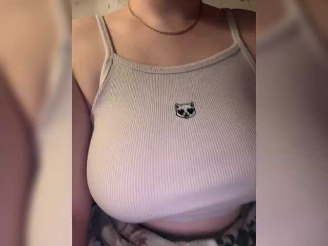 Amber-Lorinda's BongaCams show and profile