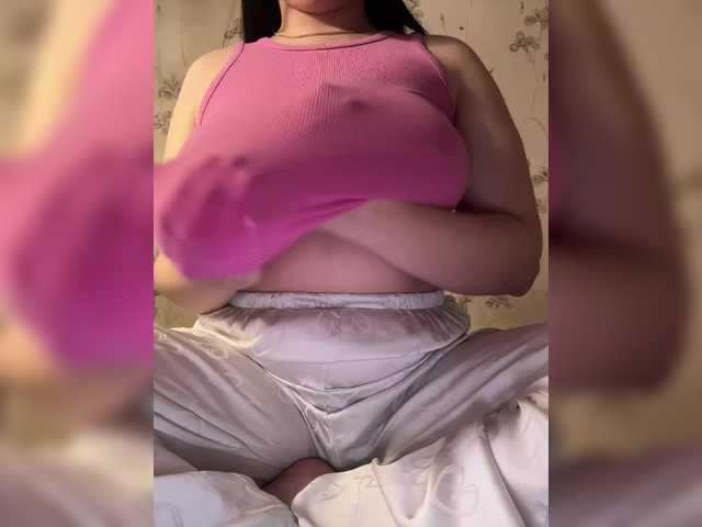 Amber-Lorinda's BongaCams show and profile