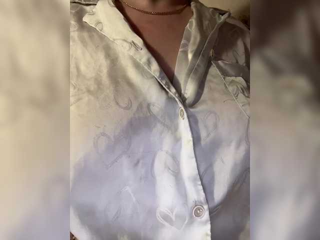 Amber-Lorinda's BongaCams show and profile